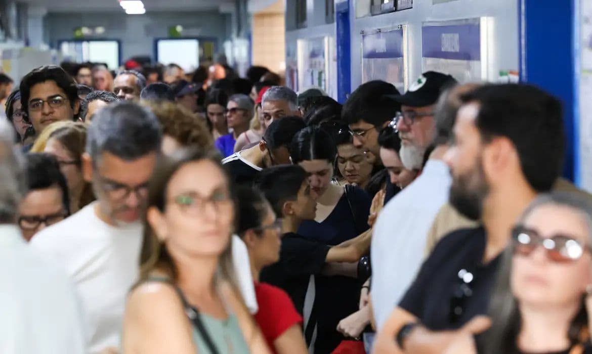 Câmara dos Deputados registra 35% de renovação e recorde feminino