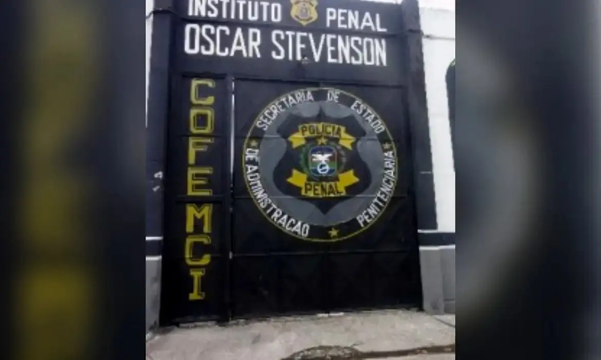 Diretora de presídio feminino é presa por desvio de alimentos no Rio