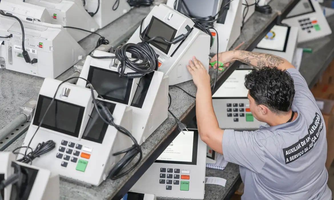 Eleições 2026: Conheça os direitos e recursos de acessibilidade para o voto