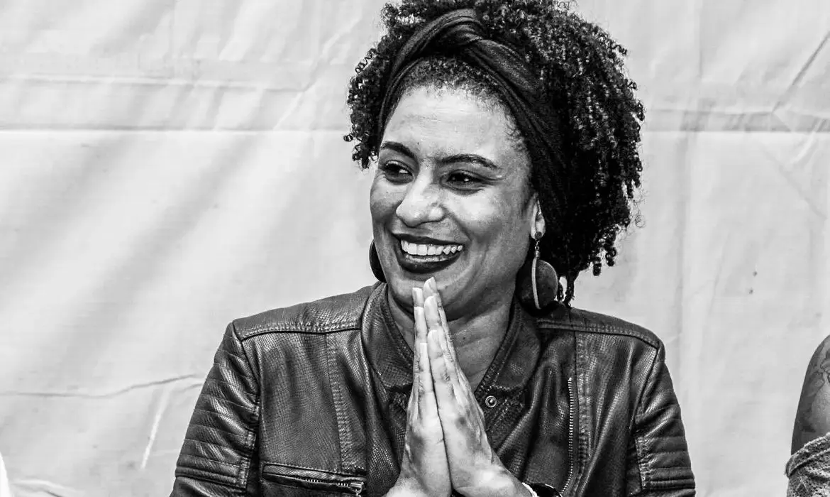 Família de Marielle Franco denuncia ataques racistas em grupo da PUC-Rio