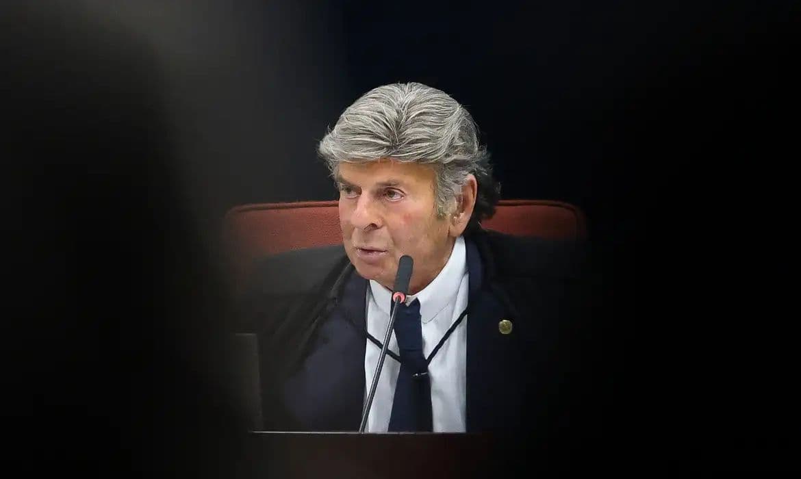 Luiz Fux solicita acesso a processos sigilosos de Jair Bolsonaro no STF