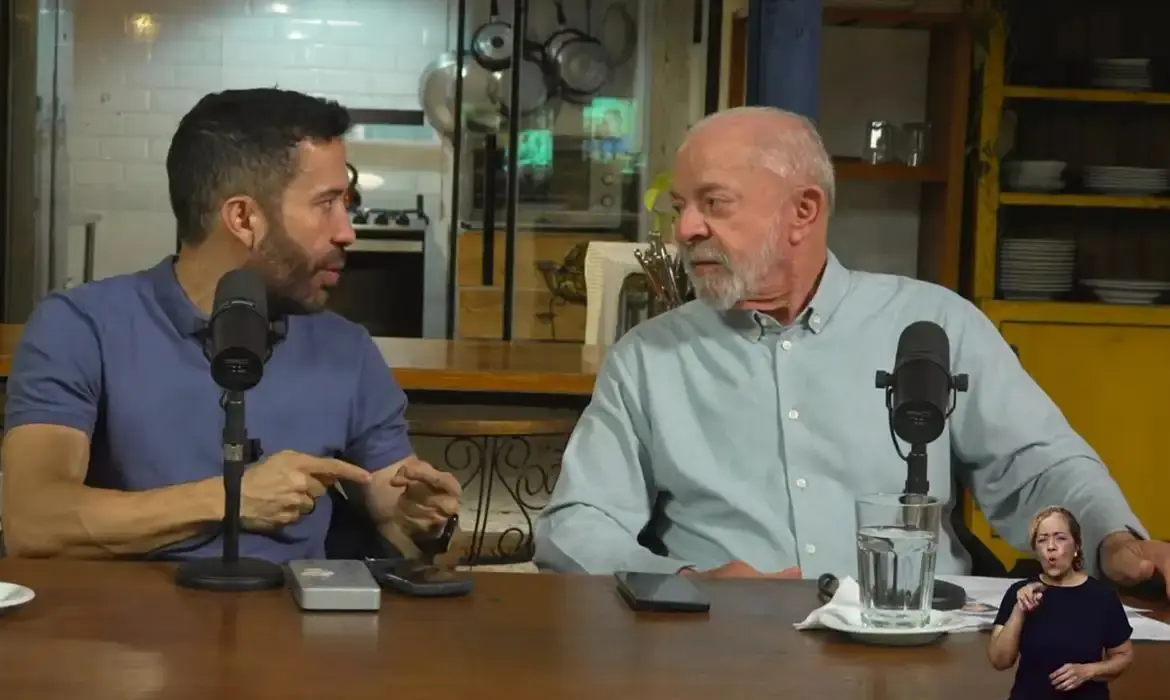 Lula mobiliza eleitores e incentiva voto de idosos em transmissão ao vivo