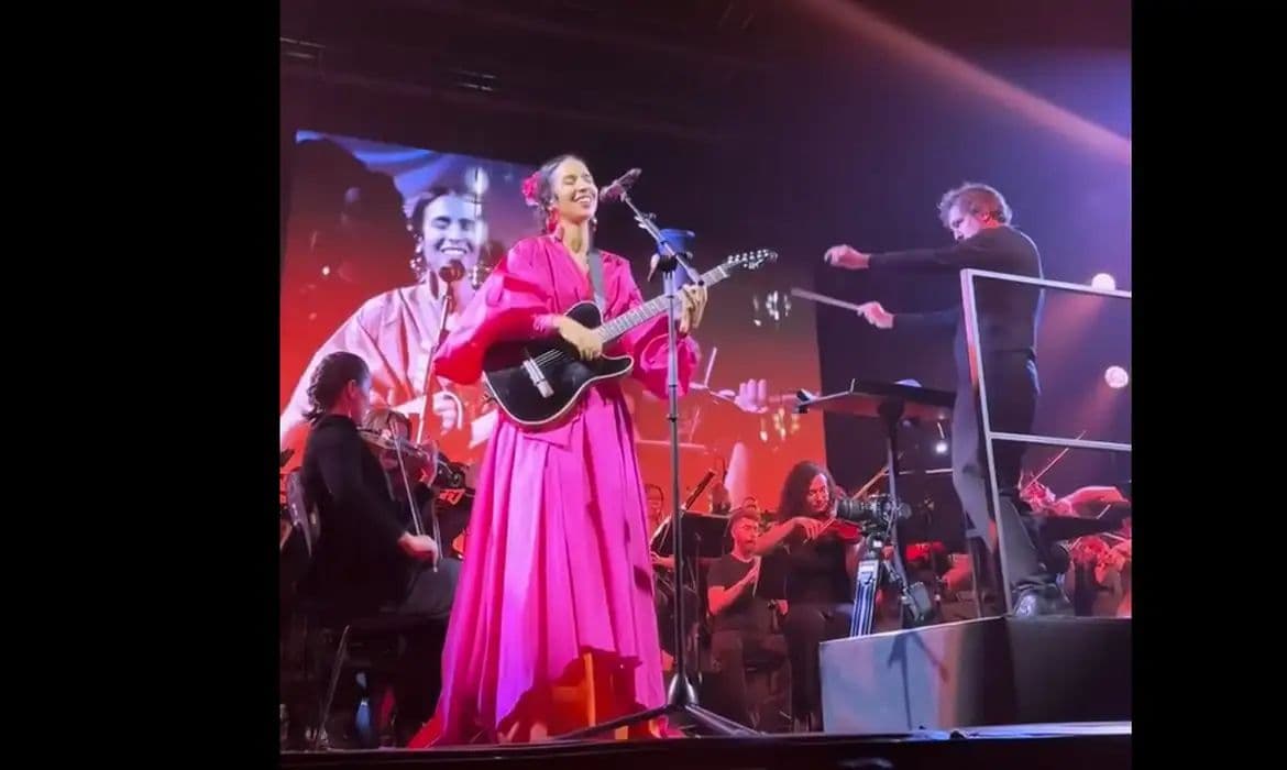 Marisa Monte realiza show beneficente em prol do Instituto da Providência