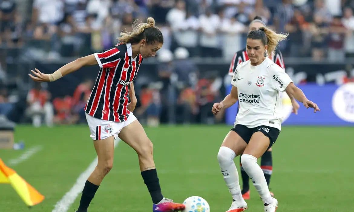 São Paulo e Corinthians decidem o título do Brasileirão Feminino 2026