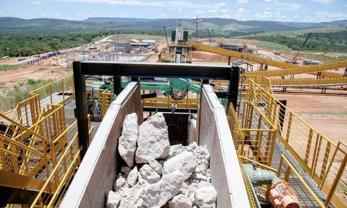 Setor de minerais críticos e estratégicos emprega 129 mil pessoas no Brasil