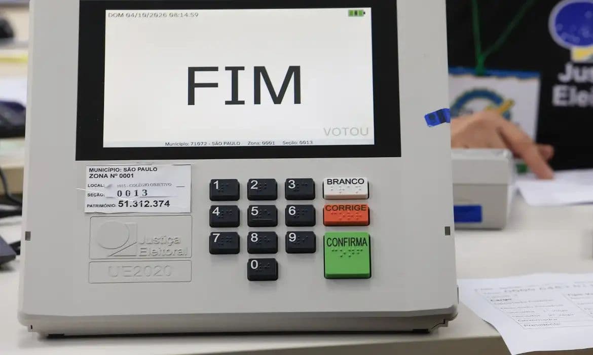 TSE registra substituição de 421 urnas eletrônicas no início da votação