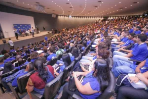 Aula na CLDF para orientar Jovens