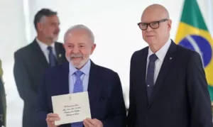 Lula recebe oito novas credenciais de embaixadores