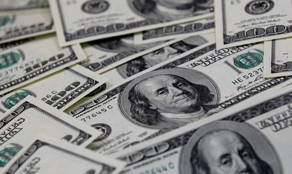 Dólar cai dados emprego
