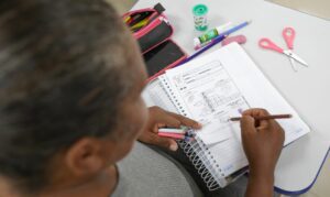 trabalho aprimora leitura jovens