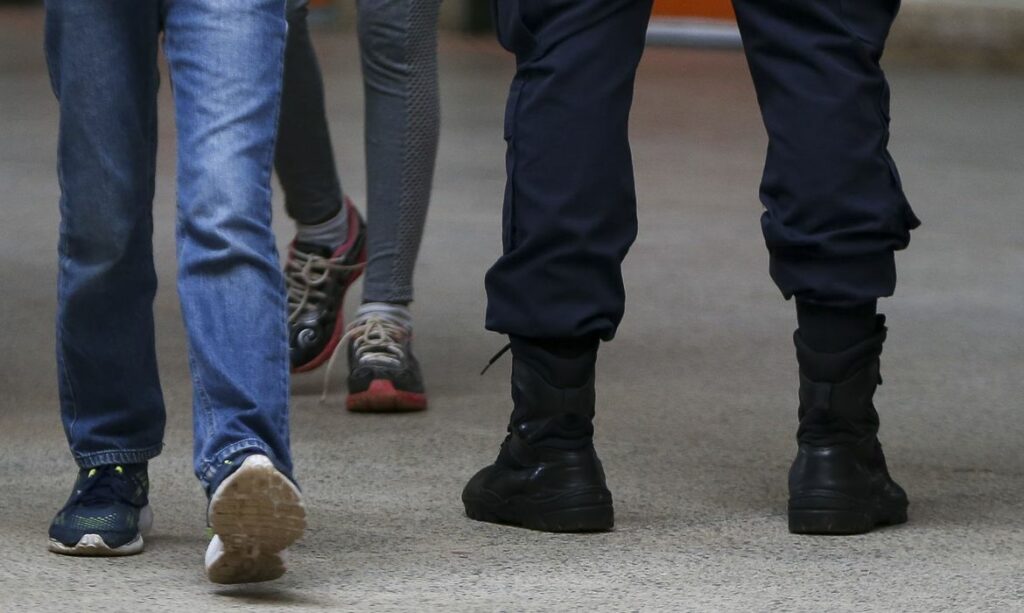 TCE-MG suspende escolas cívico-militares