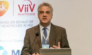 Casos COVID-19 crianças idosos