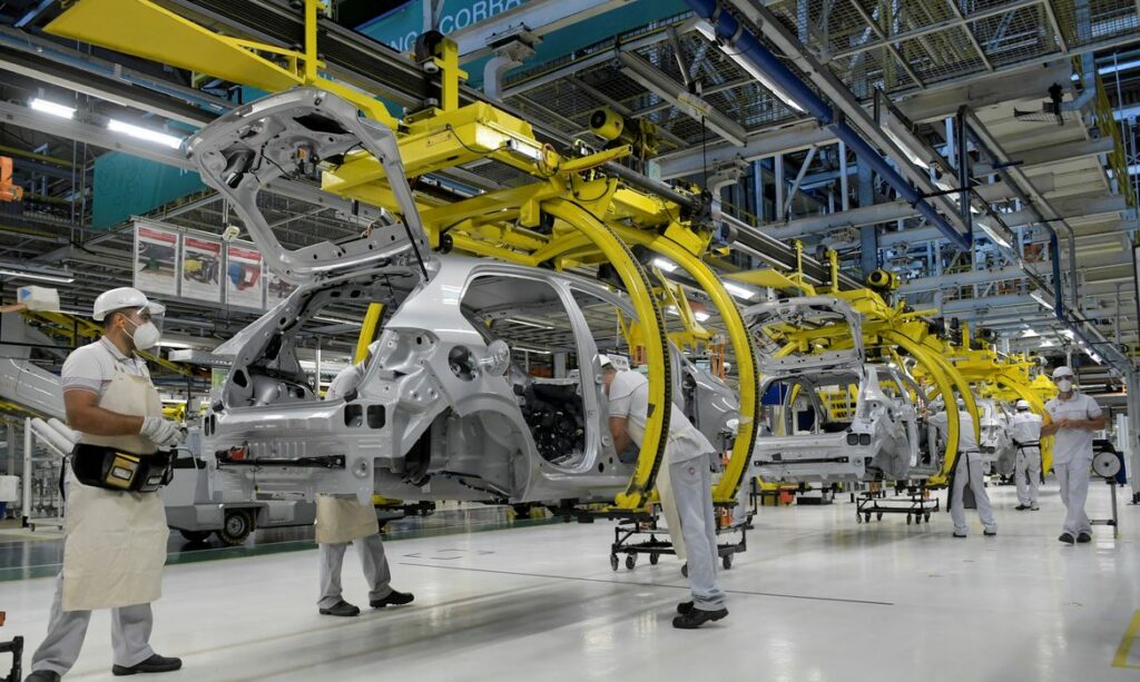 juros altos produção industrial