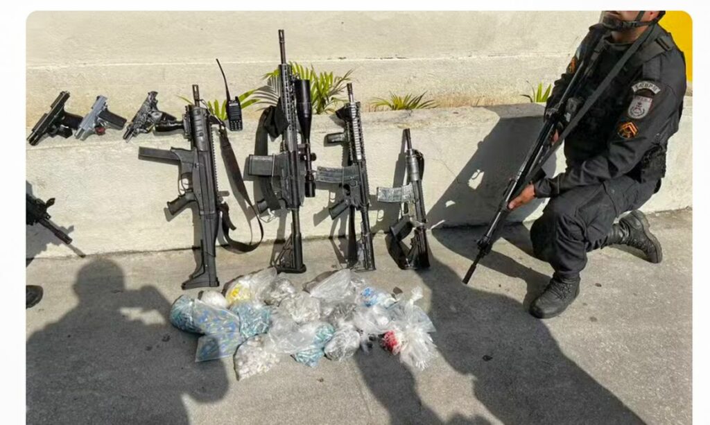 Rio apreende fuzis clandestinos
