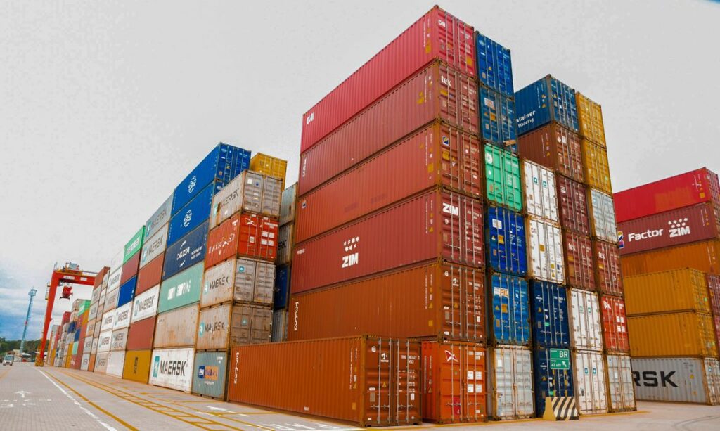 superávit comercial Brasil agosto