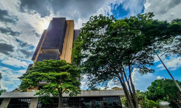 Contas externas Brasil pioram