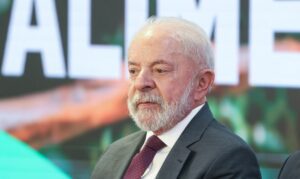 Lula avião falha motor