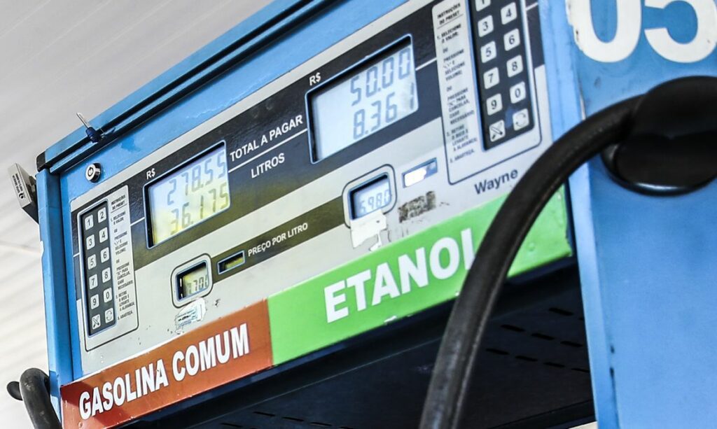Petrobras reduz preço gasolina