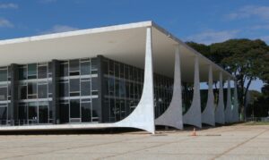 STF derruba liminar enfermeiros