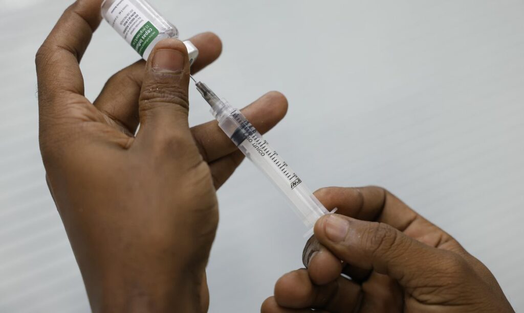 vacinação infantil Maré polícia