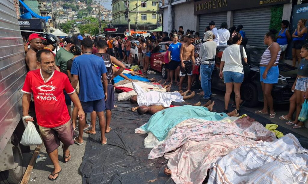 PMs presos fuzil Rio