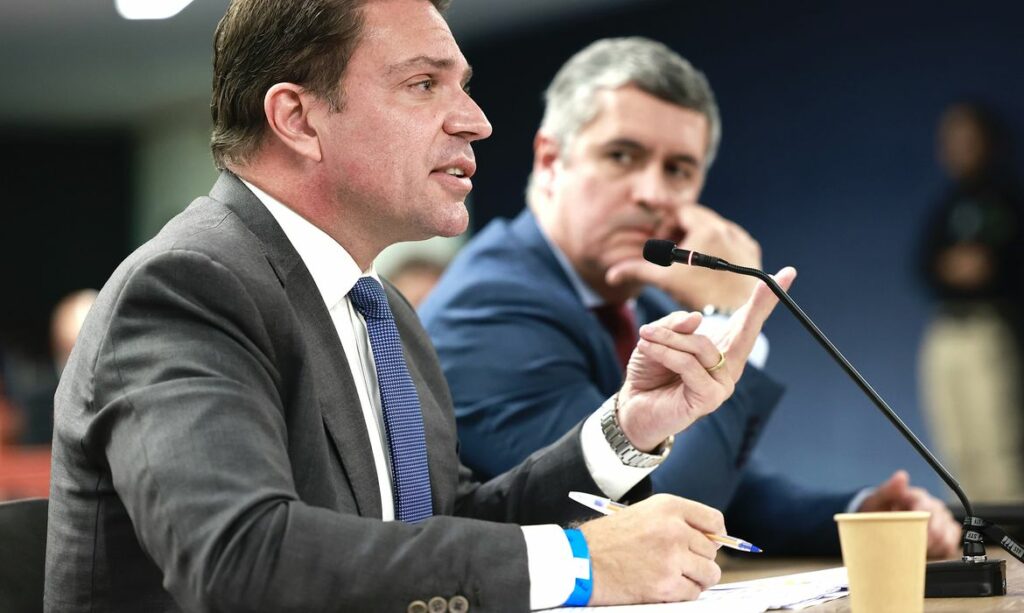 Moraes decreta prisão Ramagem