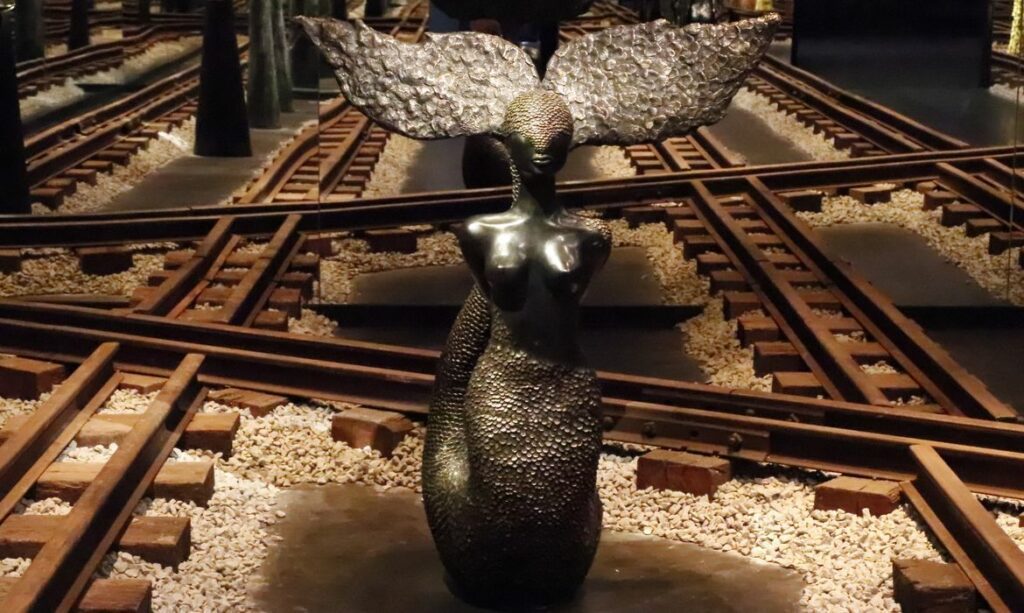 Exposição Nádia Taquary balangandãs