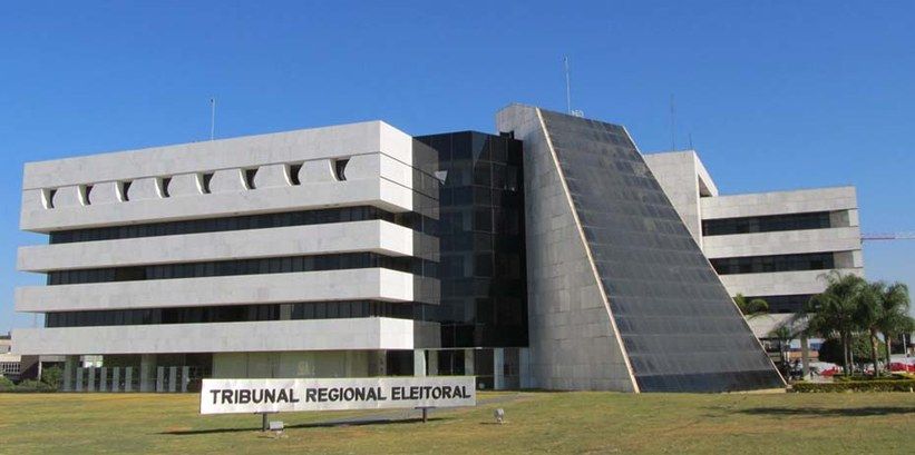 424 Mil Eleitores do DF Têm Pendências; TRE-DF Oferece Atendimento Especial