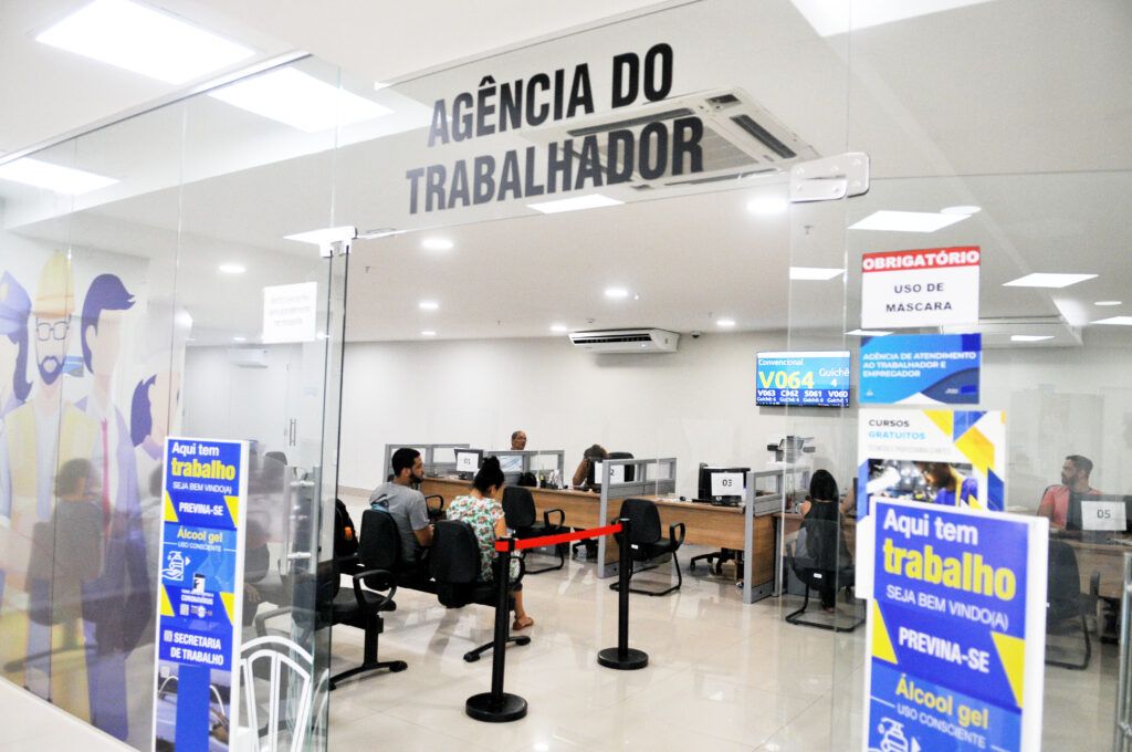 Agências do Trabalhador oferecem 273 vagas com salários de até R$ 3.200