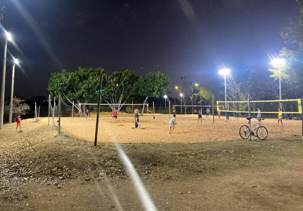 CEB IPes moderniza iluminação de monumentos e 70 complexos esportivos no DF