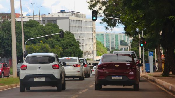 Detran-DF Lança Edital para Semáforos Inteligentes em 470 Cruzamentos