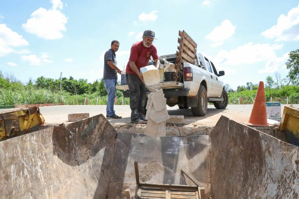 GDF instala 704 novos pontos de descarte: veja onde usar papa-entulho no DF