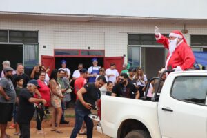 GDF leva o 'Nosso Natal' a 4 mil pessoas em Ceilândia com banquete por R$ 1