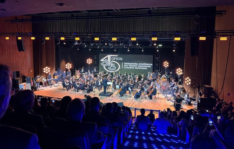 Natal Sinfônico 2025: Orquestra do Teatro Nacional leva clássicos à Esplanada