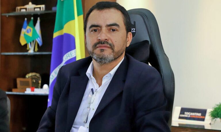 Governador Tocantins retorna