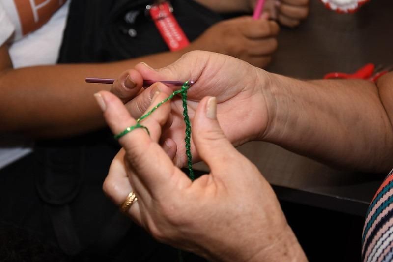 Projeto 'Movimente-se, Mulher' capacita 180 moradoras do DF em artesanato de alto valor