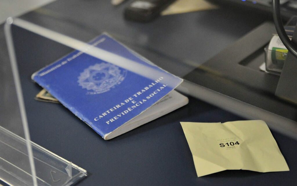 Agências do Trabalhador do DF Oferecem 489 Vagas de Emprego; Salário Chega a R$ 3.285