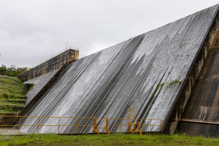 Barragem do Descoberto Transborda e Atinge Cota Máxima de 1.030m no DF