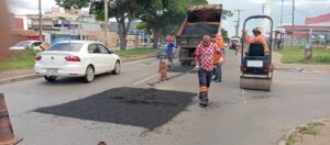 Ceilândia recebe 20 toneladas de asfalto para conserto de buracos em vias críticas