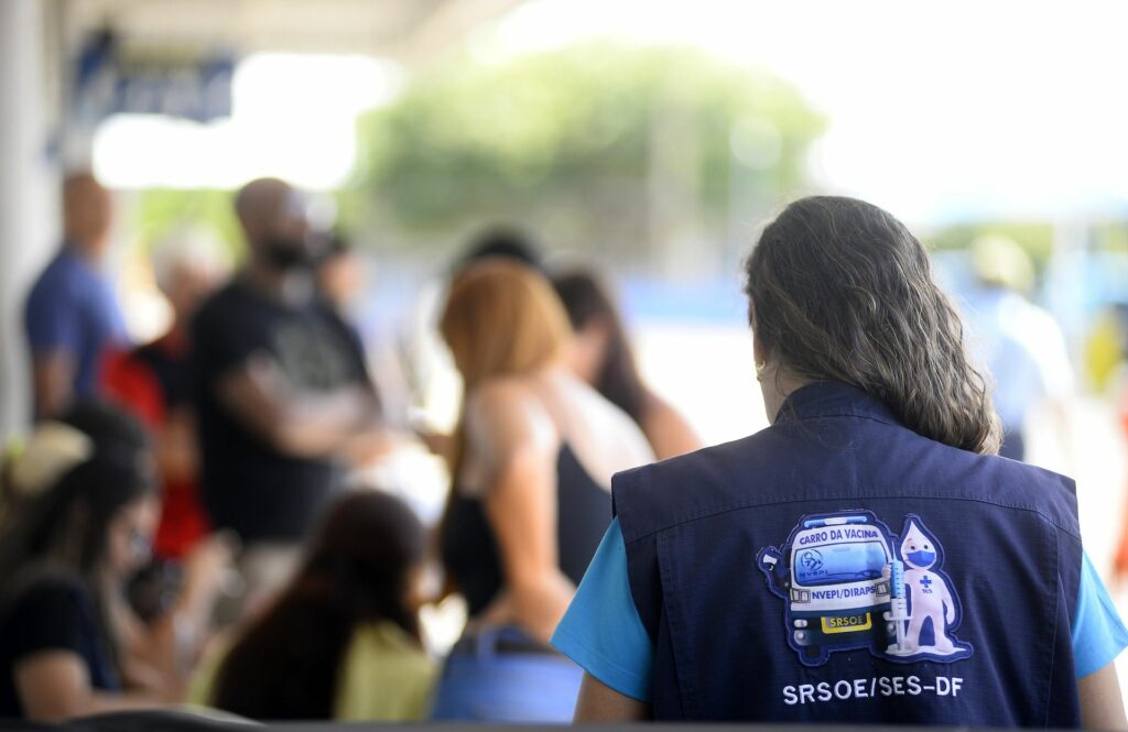 DF Intensifica Vacinação com Mais de 40 Pontos Abertos em Supermercados e Locais de Grande Fluxo