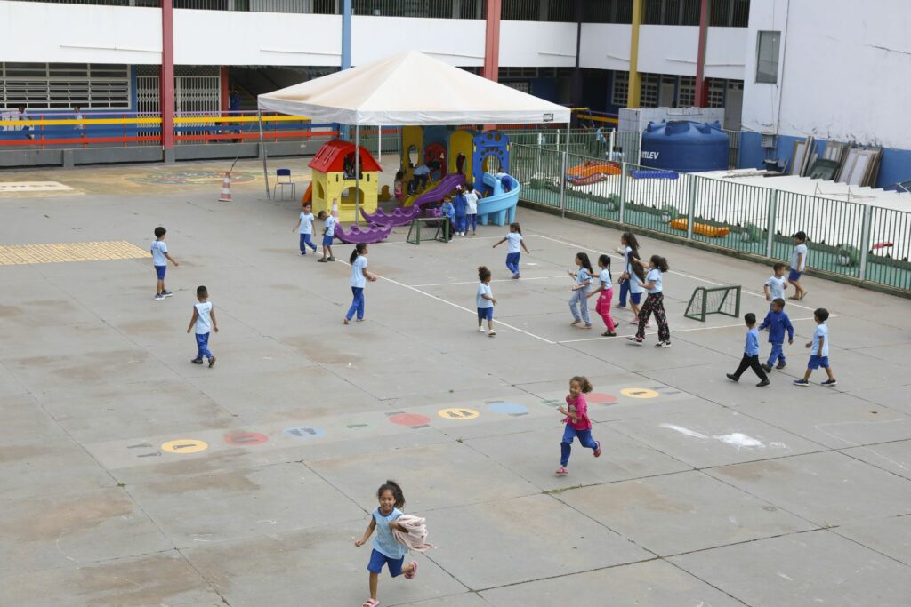 Reconstrução da Escola Classe 415 em Samambaia: Mais Vagas e Foco na Inclusão