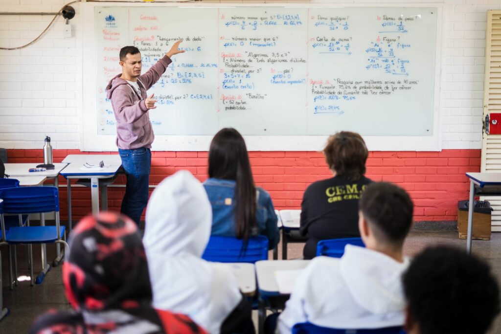 SEEDF abre inscrições para EJA no DF em janeiro; veja como se matricular