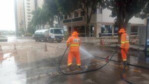 SLU mobiliza 20 garis e garante limpeza imediata após implosão do Torre Palace