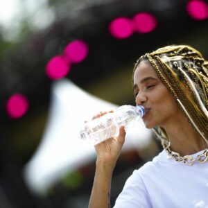 Carnaval 2024: Guia completo para manter a hidratação e a saúde na folia