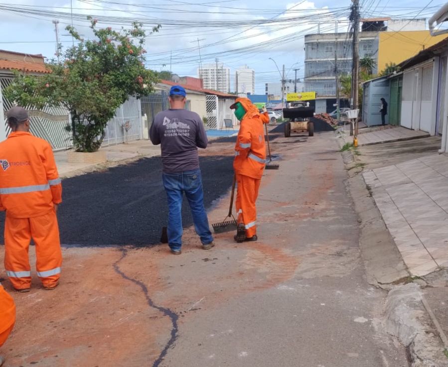 Ceilândia recebe 15 toneladas de massa asfáltica para reforço de vias