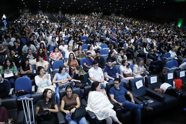 DF recebe mil novos residentes de saúde em evento de acolhimento integrado