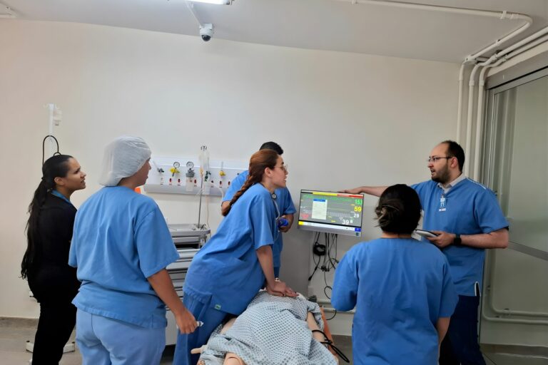 Hospital de Santa Maria reforça atendimento de UTI com treinamento em ACLS