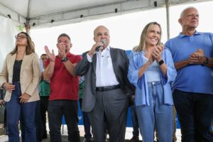 Ibaneis Rocha entrega pavimentação de acesso à escola no Sol Nascente