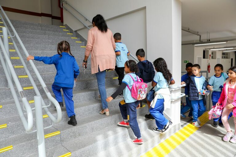 Ibaneis Rocha inaugura nova Escola Classe 59 em Ceilândia com estrutura moderna