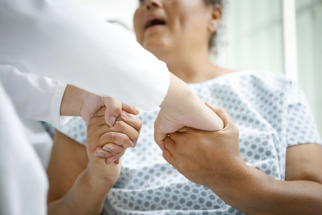 IgesDF abre seleção para médicos especialistas com salários de até R$ 18 mil